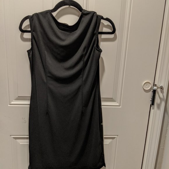 Flattering and floral - Picture 4 of 7